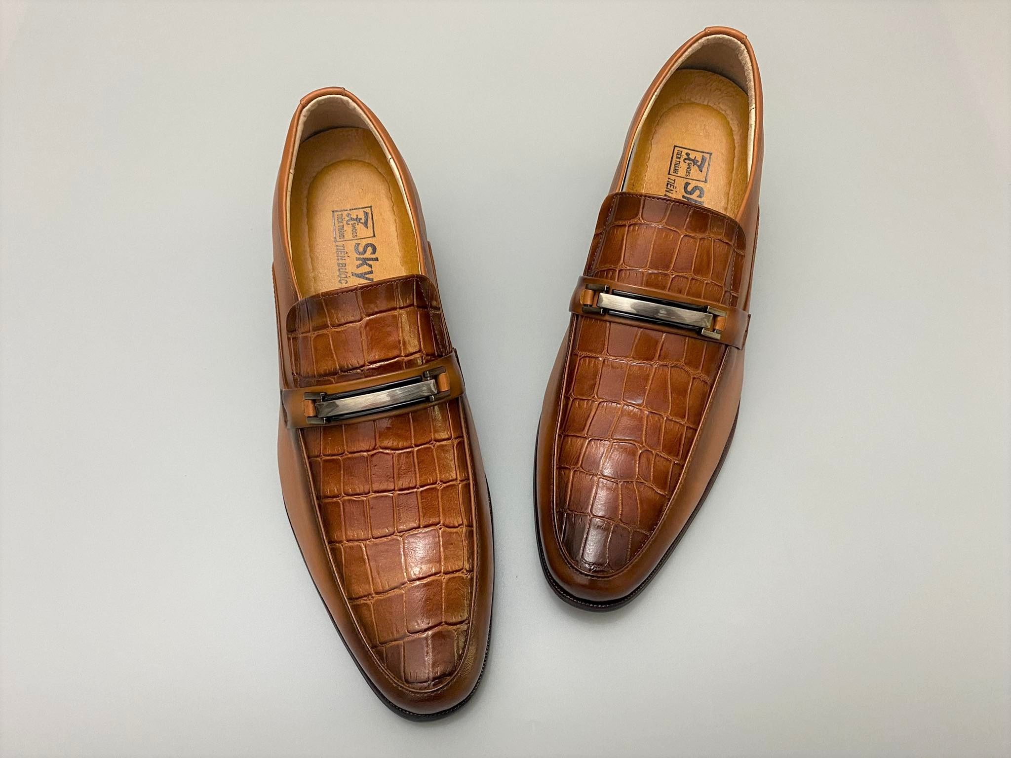 Giày cao 7cm với khoen