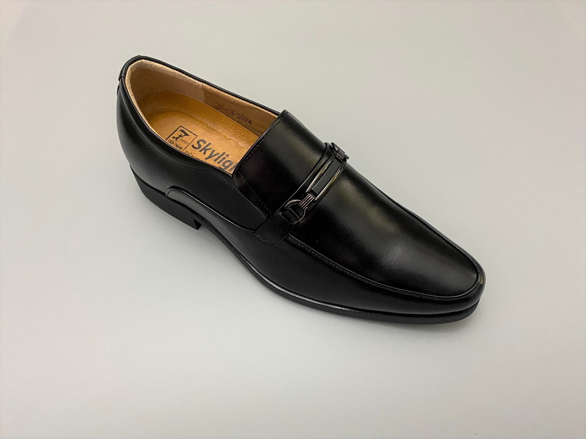 Giày cao 7cm với khoen